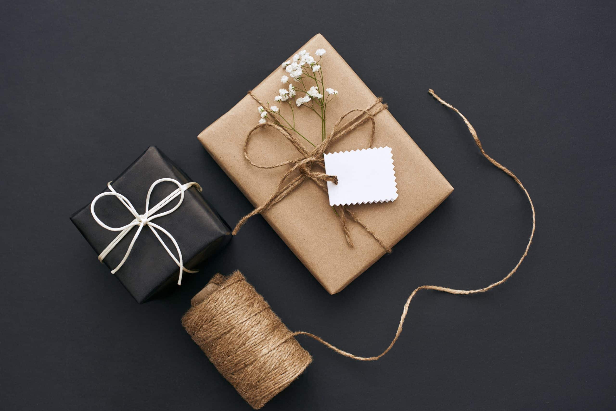 Brown-Kraft-Paper-as-wrapping-paper-AdobeStock_247601355-1000×650